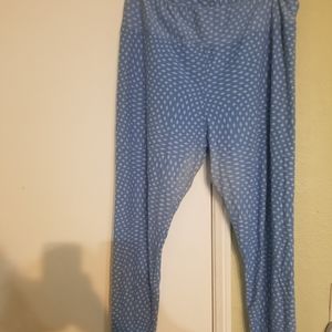 Tall and curvy Lula Roe leggings